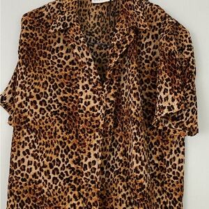 Daisy Street leopard print short sleeve button up size small